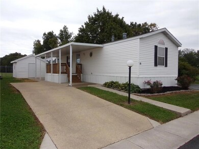 16 E Camelot Dr unit 16, Wapakoneta, OH 45895 - photo 2