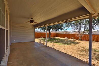 7502 Patricia Ln, Abilene, TX 79606 - photo 4
