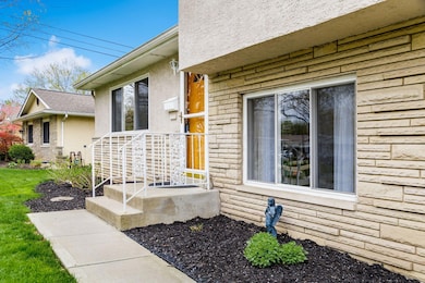04_827 Inwood Pl,