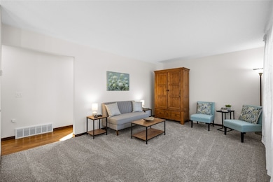 917 Elm St, Williamsburg, IA 52361 - photo 3