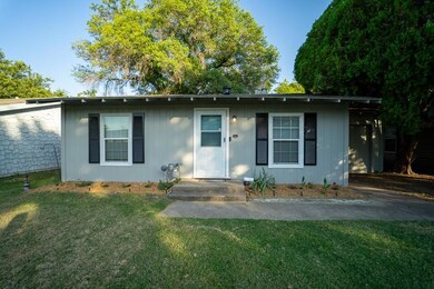 605 Euclid St, Cleburne, TX 76033 - photo 2