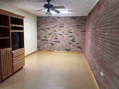 1035 Fortenberry Cir, McComb, MS 39648 - photo 6