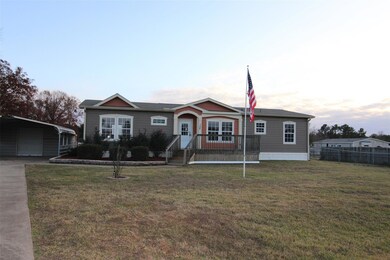 Great curb appeal. Spacious front yard. 2 car carp