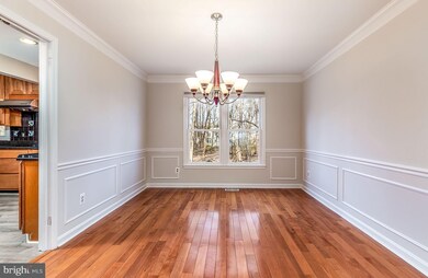 8210 Labbe Ln, Vienna, VA 22182 - photo 7