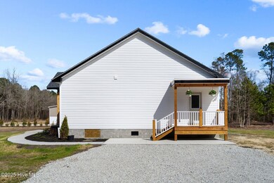 1741 Old Chinquapin Rd-right side