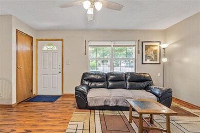 3227 Cameo Ln SW, Cedar Rapids, IA 52404 - photo 4