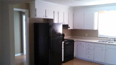 110 Hollowbrook Ct, Statesville, NC 28625 - photo 2