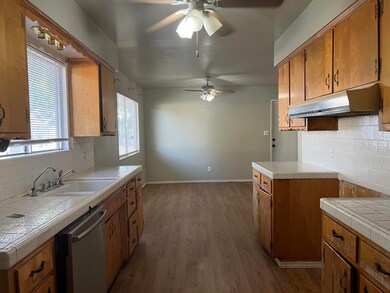 1CCFBCA7-9C2C-427D-A422-0A2F9C6CA314