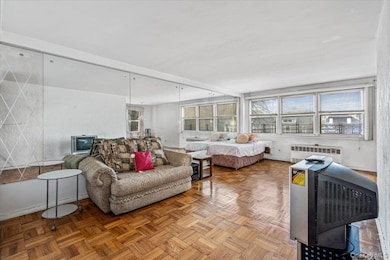 Justice Court unit 2J, Elmhurst, NY 11373 - photo 7