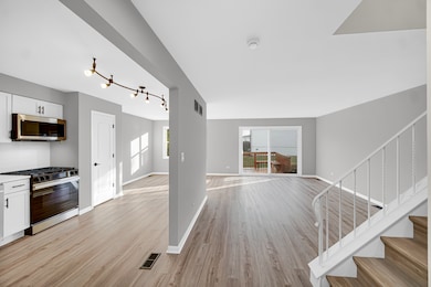 6827 Sussex Rd, Tinley Park, IL 60477 - photo 3