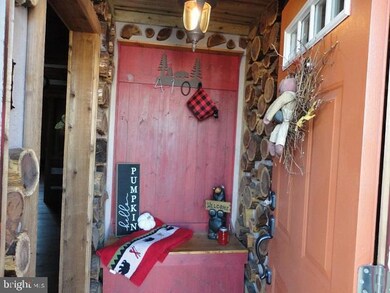 410 W Spruce St, Shamokin, PA 17872 - photo 3