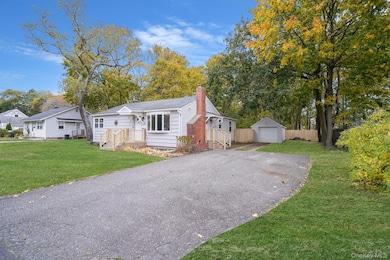 69 Poplar St, Port Jefferson Station, NY 11776 - photo 3