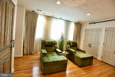 1522 Locust St unit 301, Philadelphia, PA 19102 - photo 4