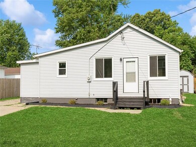 515 1st St S, Newton, IA 50208 - photo 3