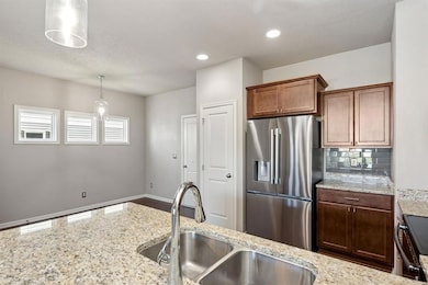 5895 Marble Cir, Johnston, IA 50131 - photo 7