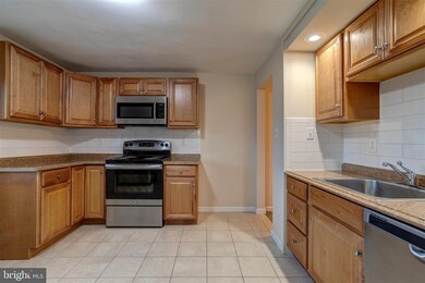 125 Broomall St unit B, Folsom, PA 19033 - photo 7