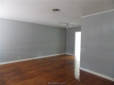 204 Walton Dr, College Station, TX 77840 - photo 4