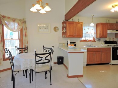 1034 Red Maple Ln, Stroudsburg, PA 18360 - photo 6