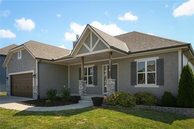 813 Cedar Ridge Dr, Raymore, MO 64083 - photo 2