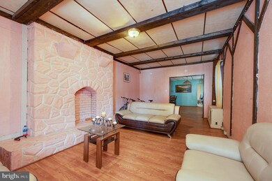 609 Ritter St, Reading, PA 19601 - photo 5