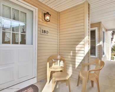 Sitting Area At Front Door.jpg