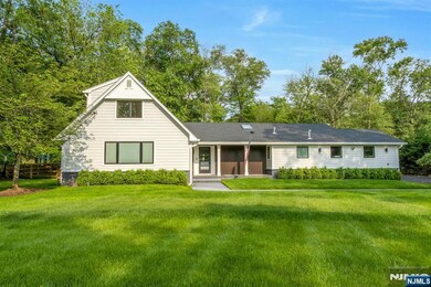 14 Rambling Brook Rd, Upper Saddle River, NJ 07458 - photo 2