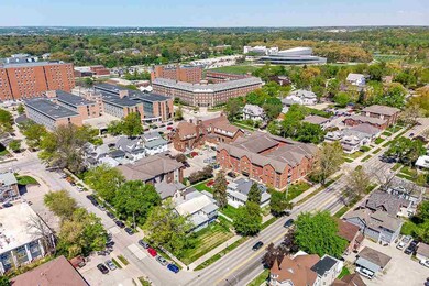 313 N Dubuque St, Iowa City, IA 52245 - photo 4