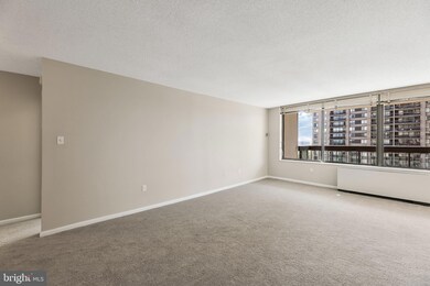 Skyline Plaza unit 916N, Baileys Crossroads, VA 22041 - photo 3