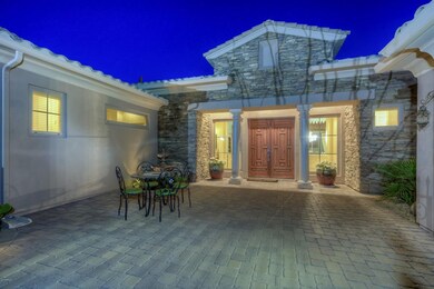 003_Courtyard