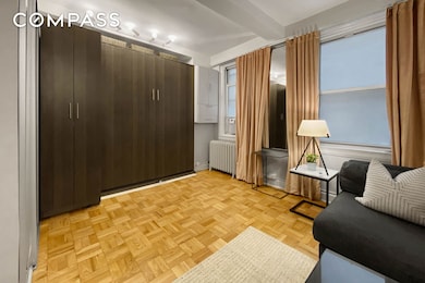 155 E 49th St unit 1E, New York, NY 10017 - photo 4