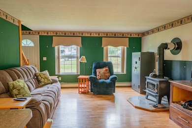37-web-or-mls-17 Easy St-53