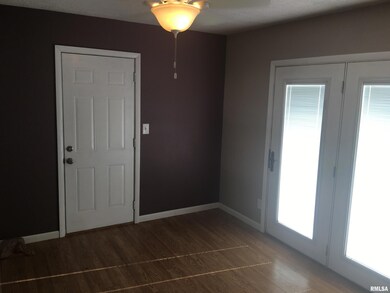 4409 N Pine St, Davenport, IA 52806 - photo 5