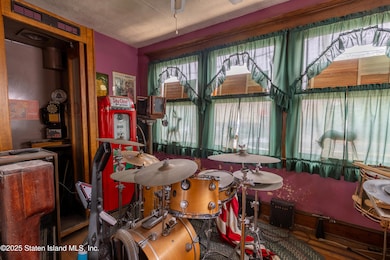 348 Decker Ave, Staten Island, NY 10302 - photo 5