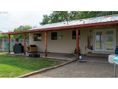 1031 S Bridge St, Prairie City, OR 97869 - photo 3