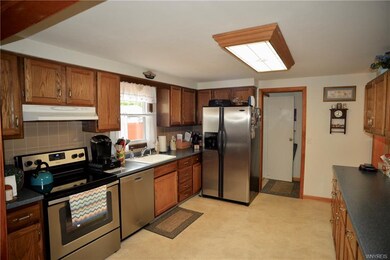 960 Castlebar Dr, North Tonawanda, NY 14120 - photo 7