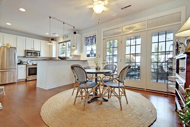 Eat-In Kitchen