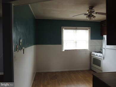 7721 Frederick Rd, Hyattsville, MD 20784 - photo 5