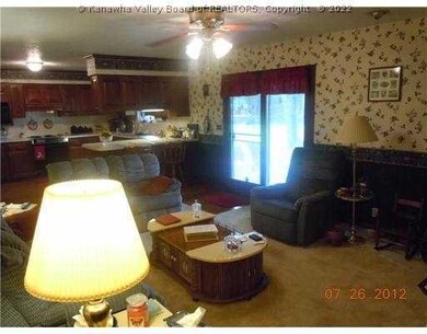 65 Limeberger Creek Rd unit B, Poca, WV 25159 - photo 6