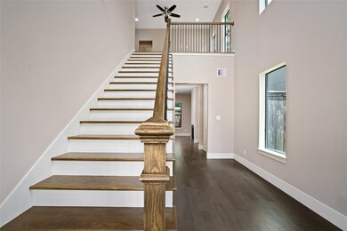 5112 E Lacey Garden Loop, Houston, TX 77018 - photo 4