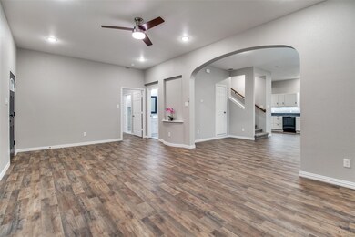 721 Maple St, Bonham, TX 75418 - photo 3