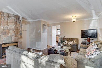 10270 Fern Pool Ct, Burke, VA 22015 - photo 6