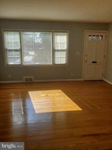 1524 Wadsworth Way, Baltimore, MD 21239 - photo 2