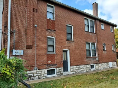 4634 Carrie Ave, Saint Louis, MO 63115 - photo 2