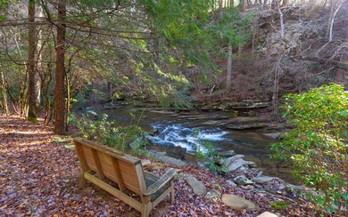 Common area along Faucett Creek