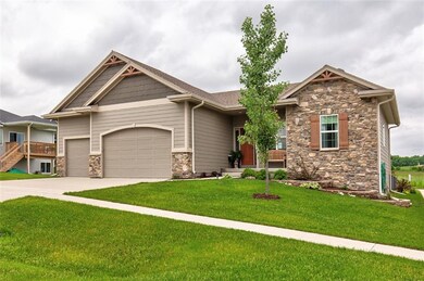 7904 NW 95th St, Johnston, IA 50131 - photo 2