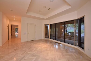 Breakfast room.