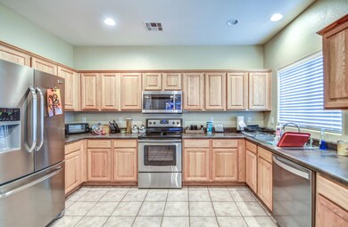*KITCHEN 2