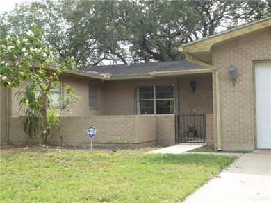 812 S Oregon Ave, Weslaco, TX 78596 - photo 3