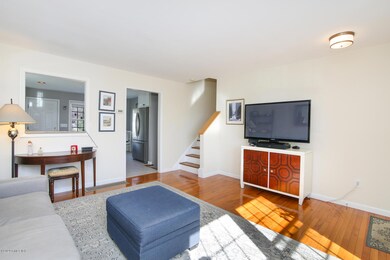 8 Tulip St Cos Cob CT 06807-large-011-01