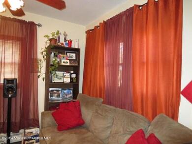 Living Room (2)